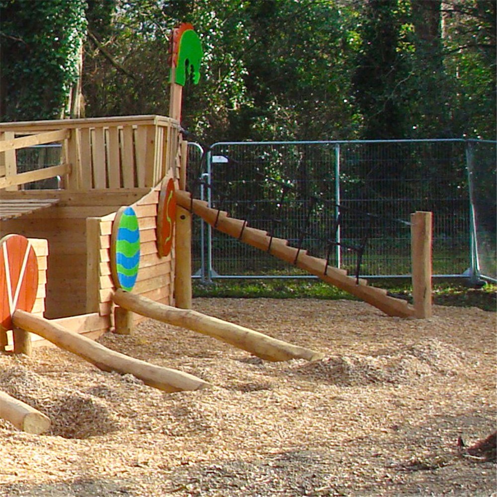 Skrå balancebom med net