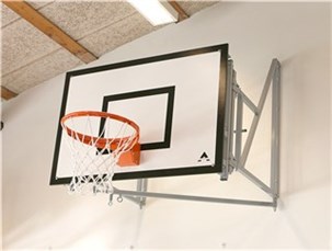 Basketball vægudhæng med sidelæns indsving