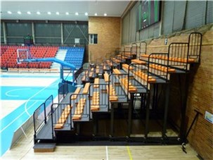 Teleskop tribune indendørs