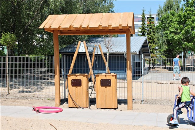 Robinia Benzintank, 2 standere