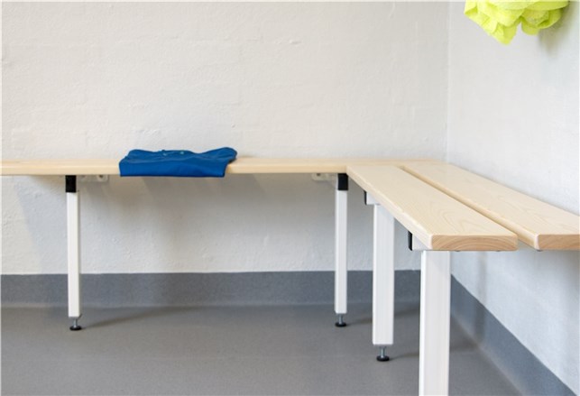Omklædningsbænk enkelt. Montage væg/gulv