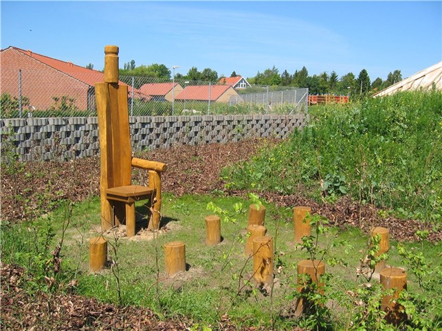 Robinia eventyrstol m/ 10 pæle