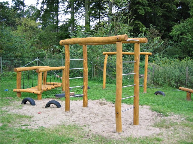 Robinia galge med armgang