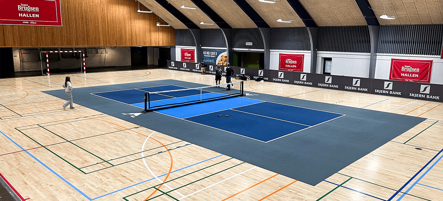 En True Court indendørs pickleballbane i Ringkøbing Skjern Kulturcenter.