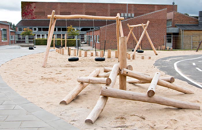 Legeplads fra A-Sport ved en skole