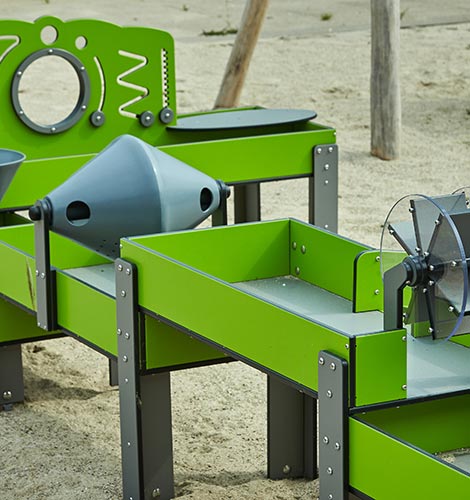 Sandlege redskab på legeplads