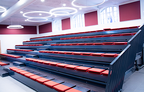 Teleskoptribune rullet ud