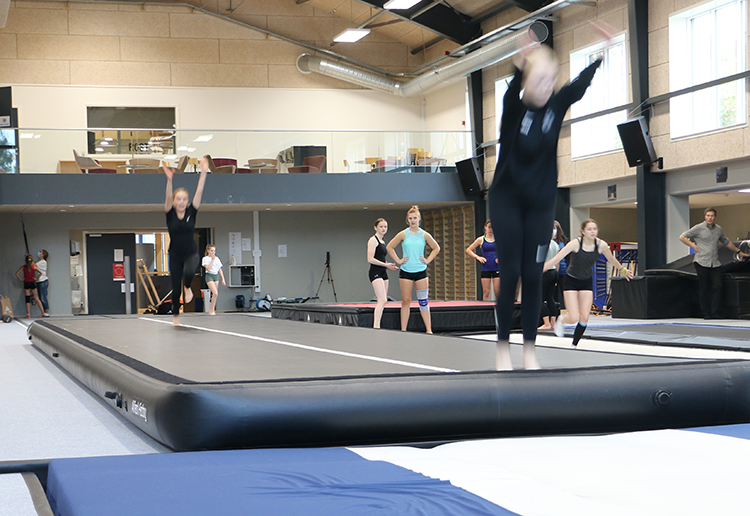 Airtrack i brug i gymnastikhal