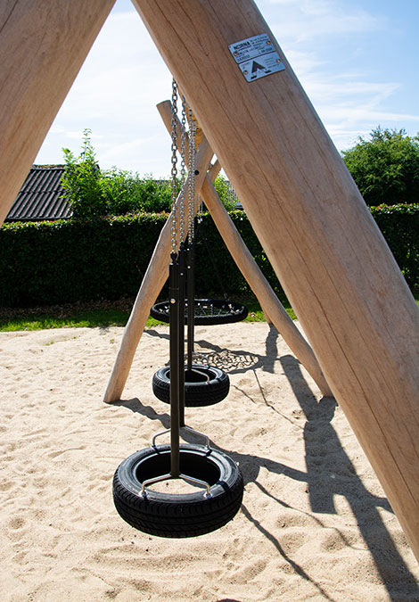 Gynger på en legeplads