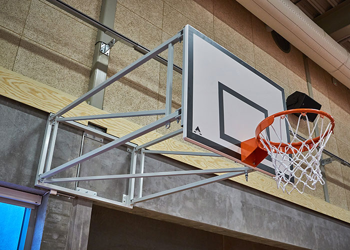 Basketstativ i en idrætshal